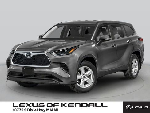 Used 2023 Toyota Highlander XLE image 1