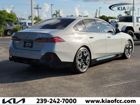 Used 2025 BMW i5 xDrive40 w/ M Sport Package AWD/4WD image 6