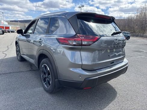 Certified 2024 Nissan Rogue SV w/ SV Premium Package image 7