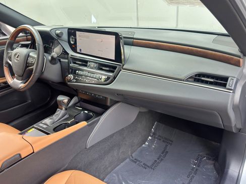 Used 2025 Lexus ES 300h w/ Accessory Package (Z1) FWD image 15