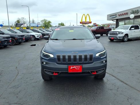 Used 2019 Jeep Cherokee Trailhawk w/ Cold Weather Group AWD/4WD image 9