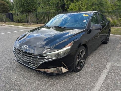 Used 2021 Hyundai Elantra Limited image 2