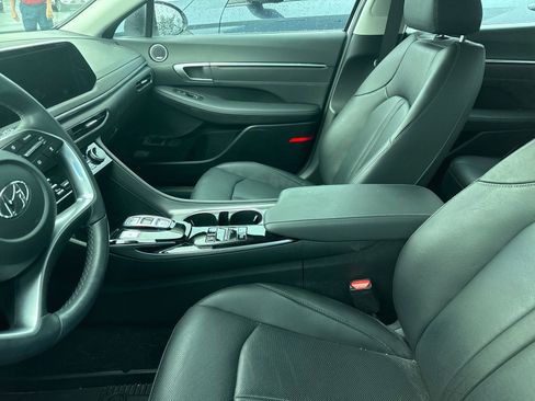 Used 2022 Hyundai Sonata Limited FWD image 12