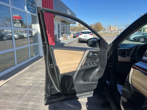 Used 2014 Toyota RAV4 Limited image 9