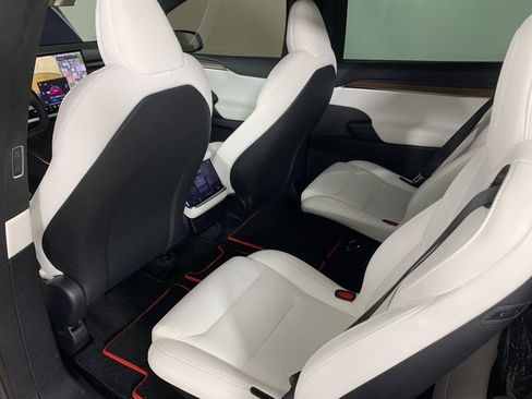 Used 2024 Tesla Model X Base image 27