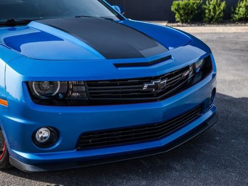 Used 2013 Chevrolet Camaro SS w/ Hot Wheels Special Edition image 23