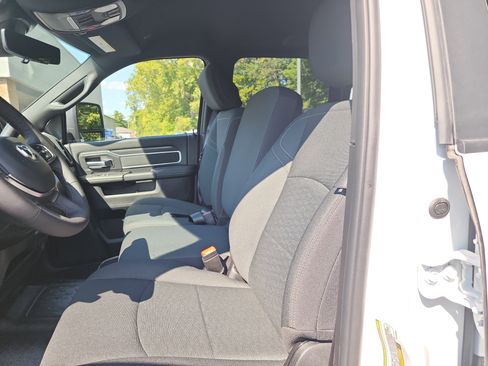 New 2026 RAM 5500 4x4 Crew Cab image 4