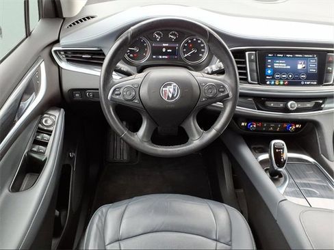 Used 2021 Buick Enclave Essence image 17