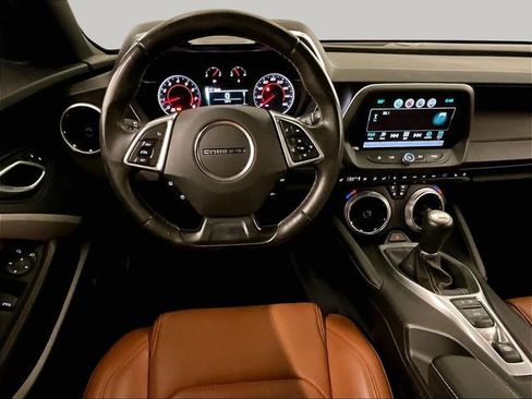 Used 2016 Chevrolet Camaro LT RWD image 5