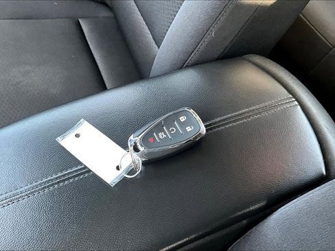 Used 2023 Chevrolet Malibu LT image 33