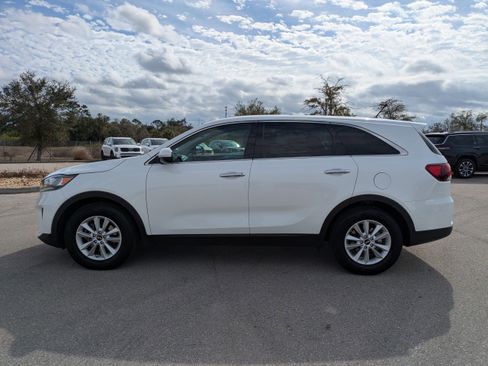 Used 2020 Kia Sorento LX image 8