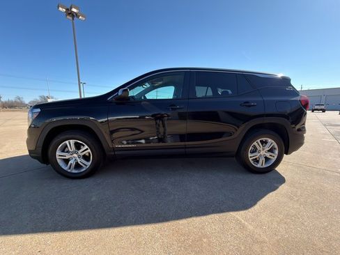 Used 2024 GMC Terrain SLE image 9