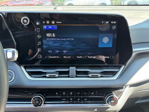 Used 2025 Chevrolet Equinox LT image 17