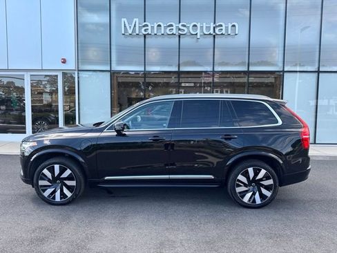 Used 2025 Volvo XC90 T8 Plus AWD/4WD image 2