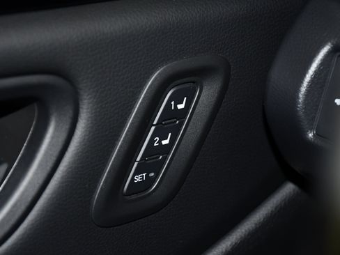 Certified 2025 Honda Pilot Touring image 34