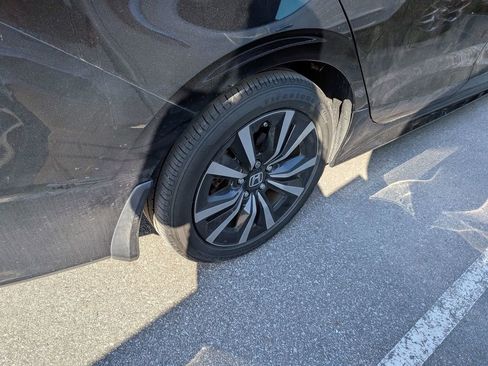 Used 2023 Honda Civic EX image 9