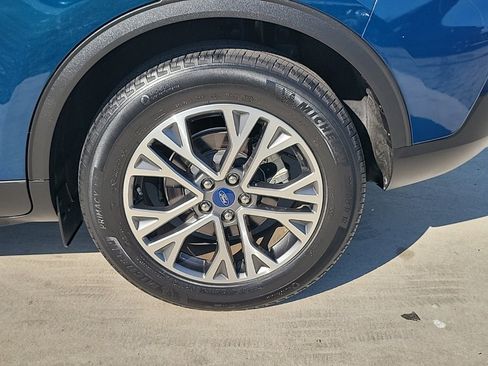 Used 2020 Ford Escape SEL image 4