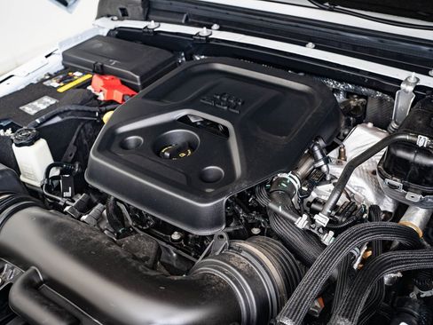 Used 2024 Jeep Wrangler Unlimited image 39