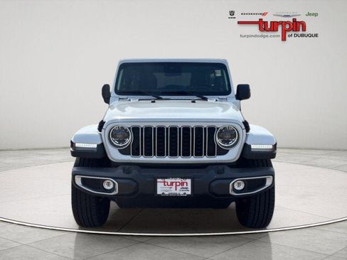 Used 2025 Jeep Wrangler Sahara image 8