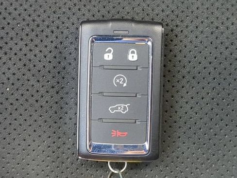 Certified 2025 Jeep Grand Cherokee Altitude AWD/4WD image 37
