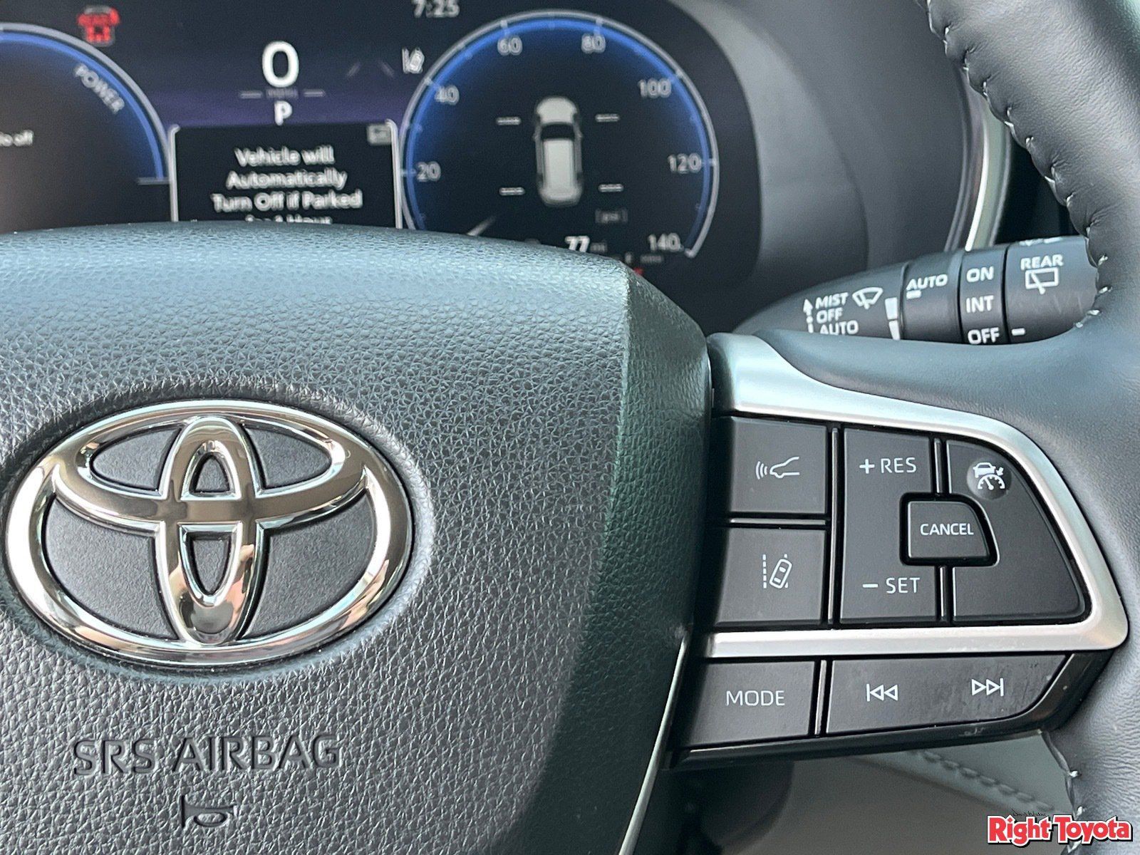 Used 2024 Toyota Highlander Platinum AWD/4WD image 23