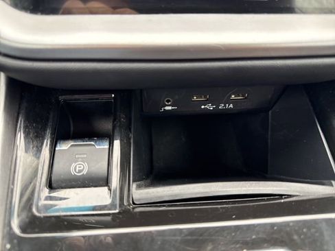 Used 2022 Subaru Outback Limited image 26