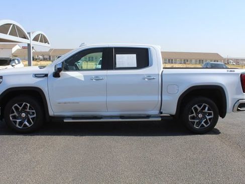 Used 2023 GMC Sierra 1500 SLT AWD/4WD image 8