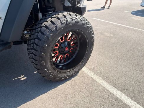 Used 2018 Jeep Wrangler Unlimited Sport S AWD/4WD image 22