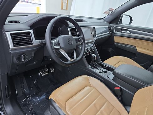 Certified 2023 Volkswagen Atlas Cross Sport SEL Premium R-Line image 16