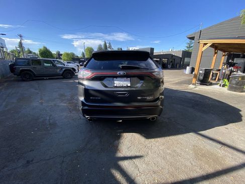 Used 2017 Ford Edge Titanium w/ Technology Package AWD/4WD image 5