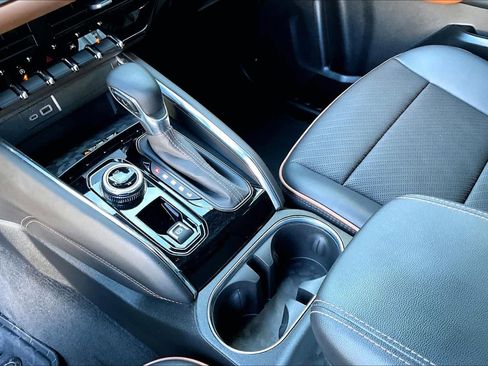 Used 2024 GMC Canyon AT4 w/ AT4 Premium Package image 16