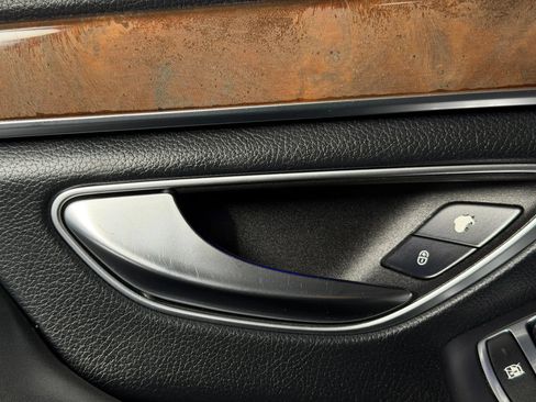Used 2014 Mercedes-Benz S 550 Sedan image 25
