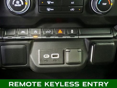 Used 2022 Chevrolet Silverado 1500 Custom image 15