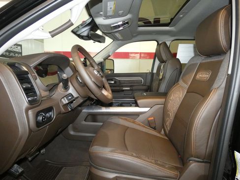 New 2026 RAM 2500 Limited AWD/4WD image 13