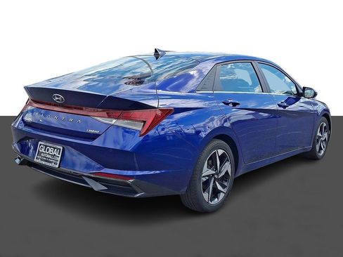 Used 2023 Hyundai Elantra Limited w/ Cargo Package image 7