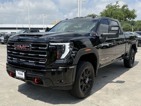 Used 2025 GMC Sierra 2500 AT4 AWD/4WD image 9
