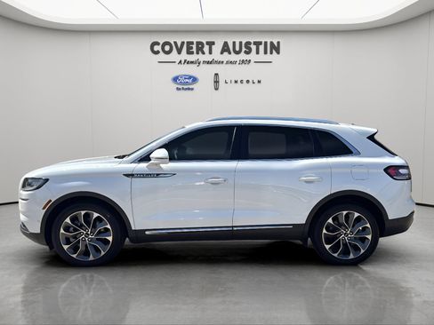 Used 2023 Lincoln Nautilus Reserve w/ Equipment Group 201A AWD/4WD image 2