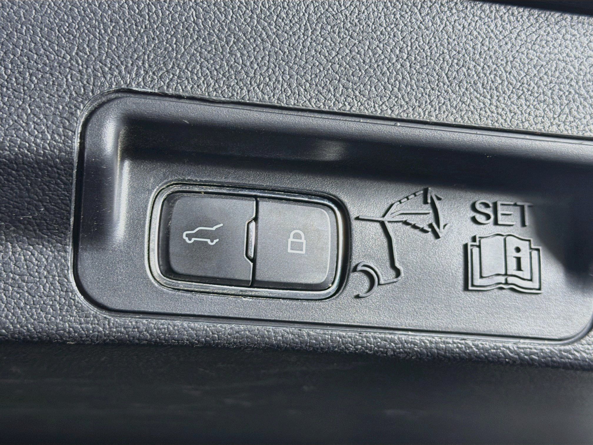Used 2020 Ford Explorer Limited RWD image 30