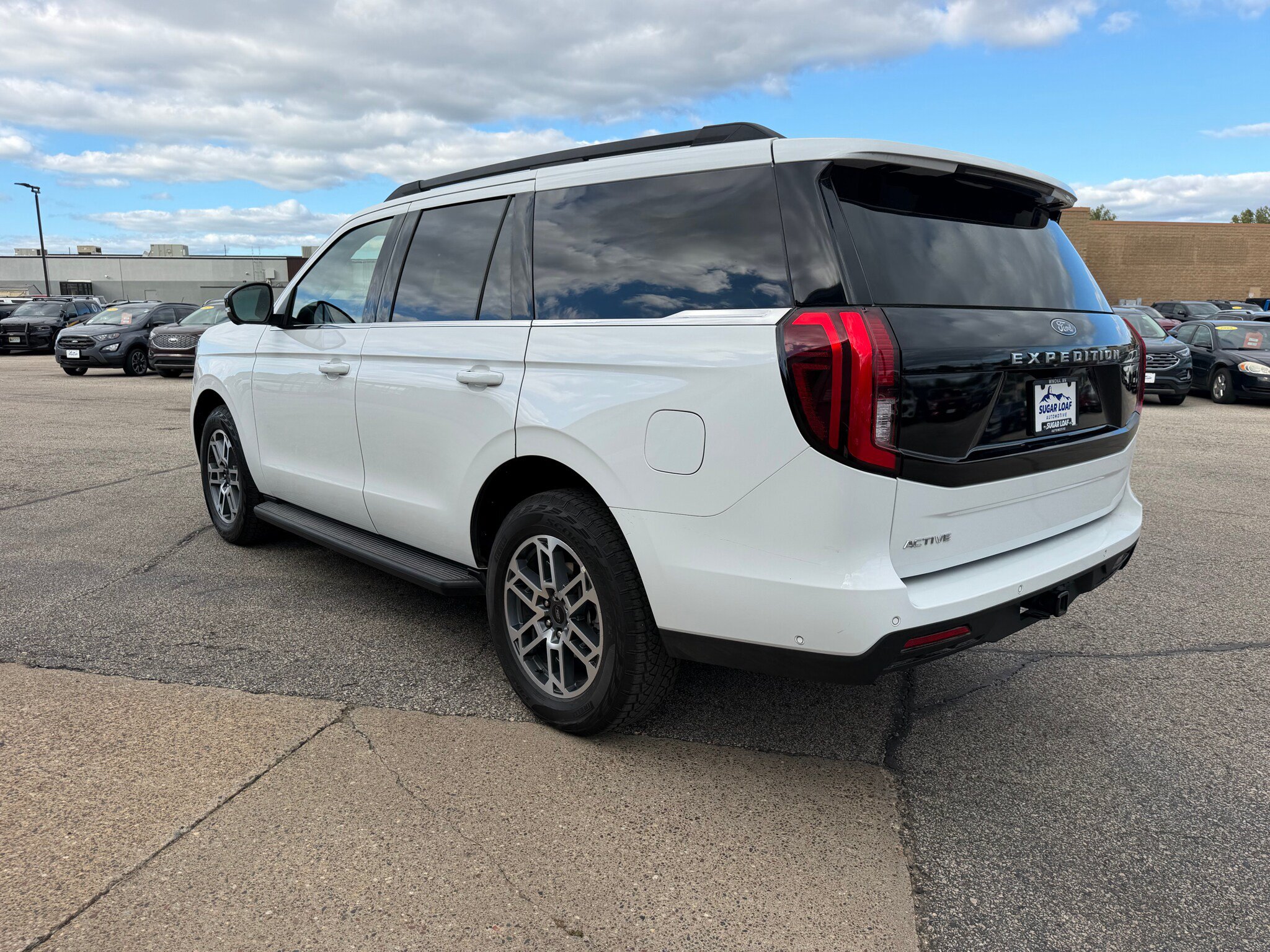 Used 2025 Ford Expedition Active AWD/4WD image 6