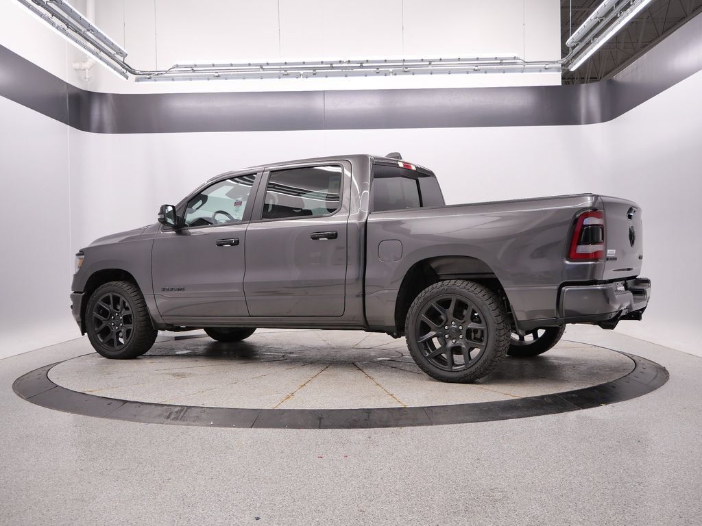 Used 2024 RAM 1500 Laramie AWD/4WD image 3