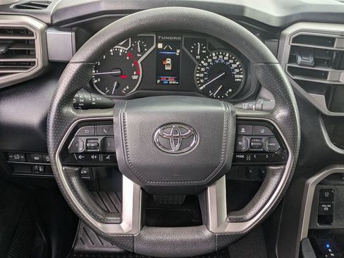 Used 2022 Toyota Tundra SR5 w/ SR5 Convenience Package AWD/4WD image 12
