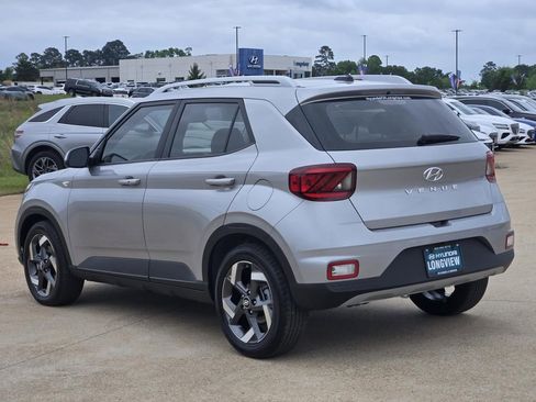 New 2026 Hyundai Venue SEL FWD image 3