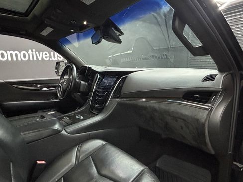 Used 2016 Cadillac Escalade ESV Platinum RWD image 36