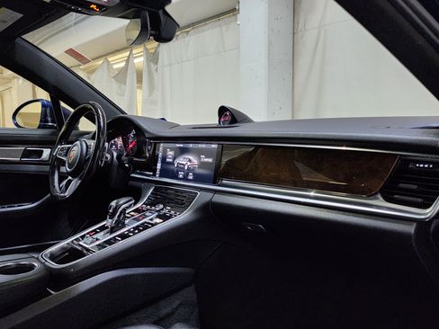Used 2018 Porsche Panamera 4S AWD/4WD image 22