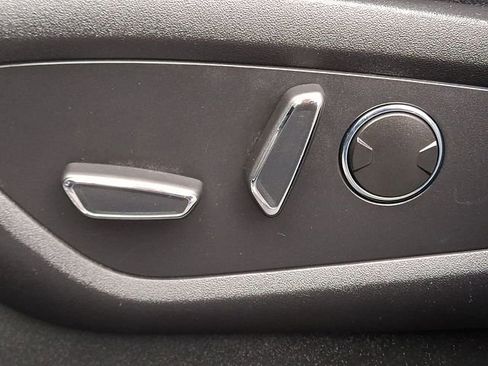 Used 2022 Lincoln Nautilus AWD w/ Premium Package image 27