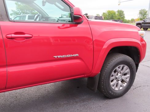 Used 2019 Toyota Tacoma TRD Off-Road image 21