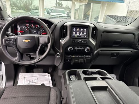 Used 2024 Chevrolet Silverado 2500 Custom w/ Custom Value Package image 12