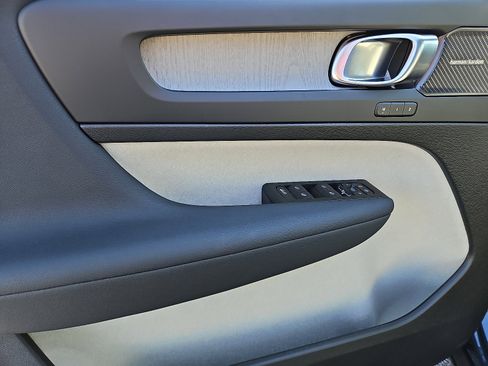 New 2026 Volvo XC40 B5 Ultra w/ Protection Package Premier image 9