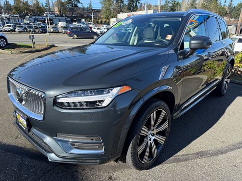 Used 2022 Volvo XC90 T8 Inscription w/ Advanced Package image 3