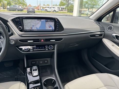 Used 2022 Hyundai Sonata Limited image 11